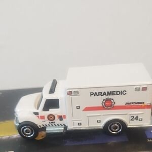 Matchbox International Terrastar Paramedicos Ambulancia Die cast metal  2018